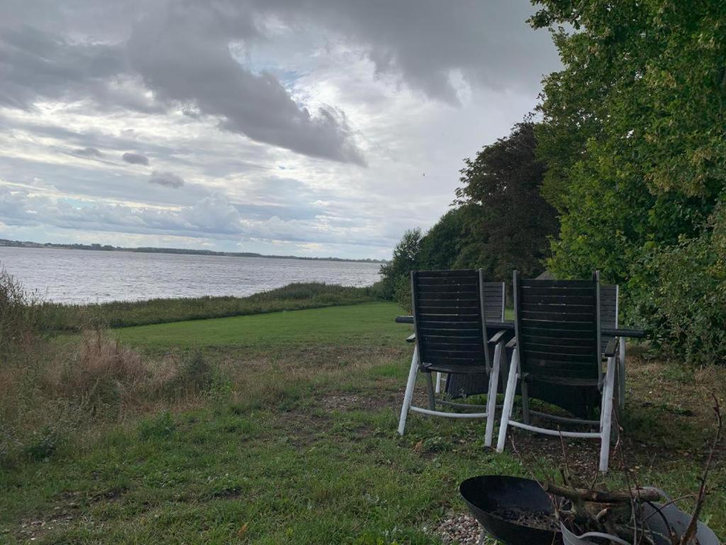 Hytte I Forste Raekke Til Fjord Hotell Holbæk Exteriör bild